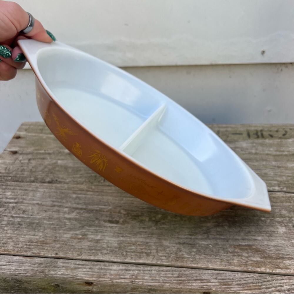 Pyrex Early American #27 divided casserole dish brown gold metallic pattern